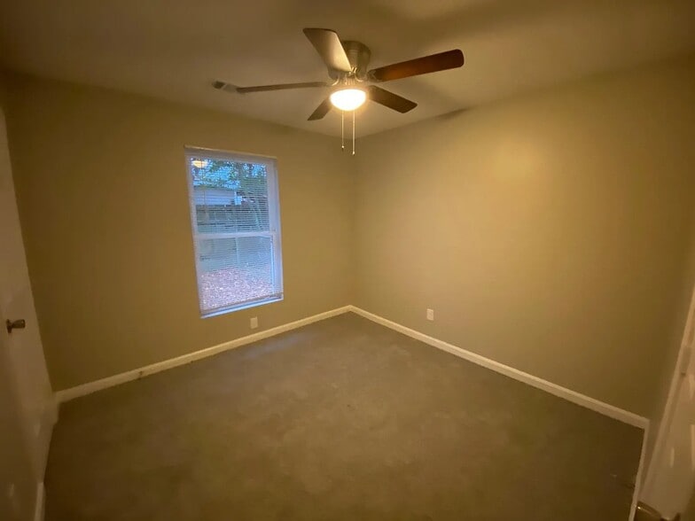 Building Photo - 205 Wendan Way