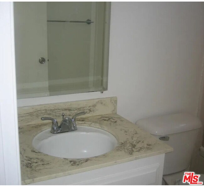 Building Photo - 14435 Tiara St