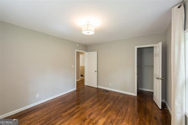 Building Photo - 1565 Overland Terrace SE