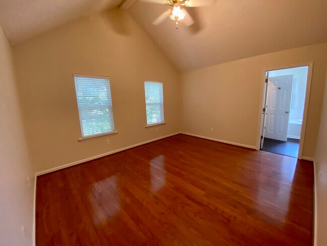 Main bedroom - 105 Marshview Dr
