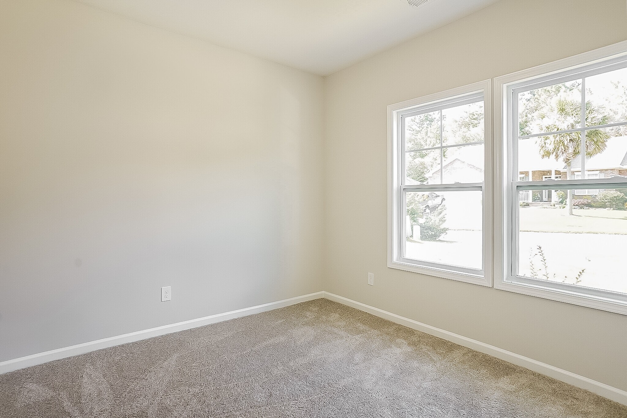 Building Photo - 224 Bainbridge Dr