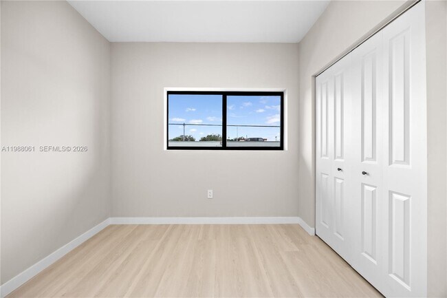 Building Photo - 630 NE 166th St