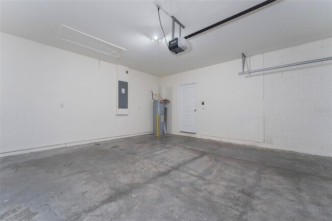 Building Photo - 1982 King Ranch St