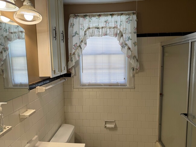 Building Photo - 2414 Poplar St