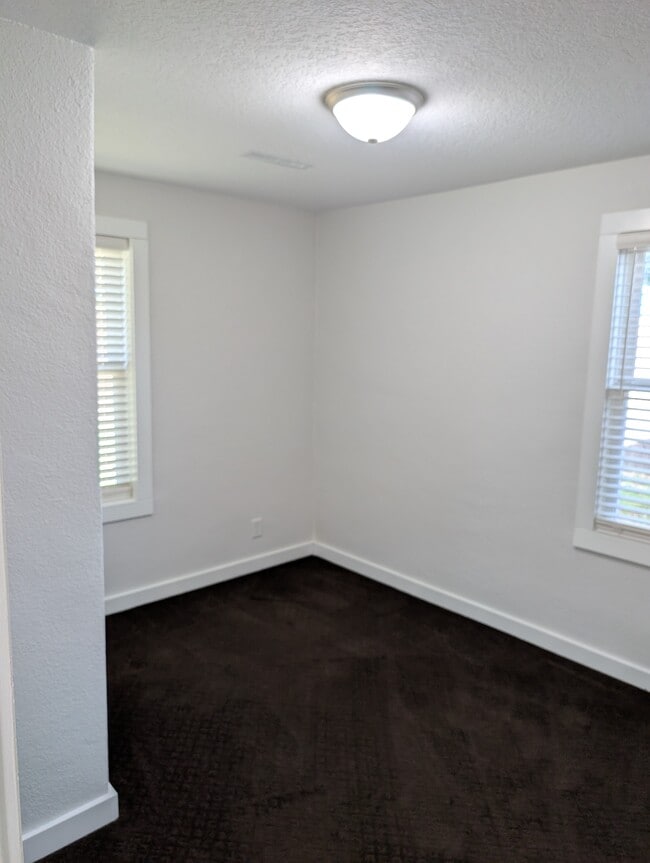 Building Photo - 245 NW 51st Pl