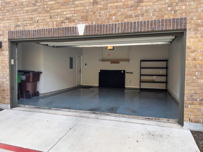 Building Photo - 7220 Wyoming Springs Dr