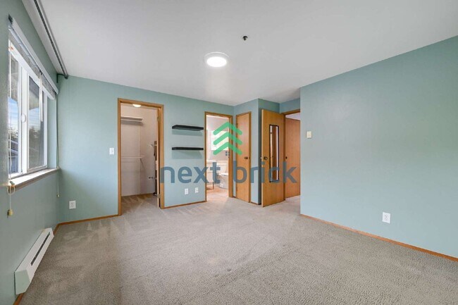 Building Photo - 2 Bedroom, 2 Bathroom Condominium Available for Rent