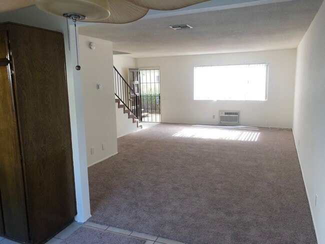 Building Photo - 4392 Green Ave