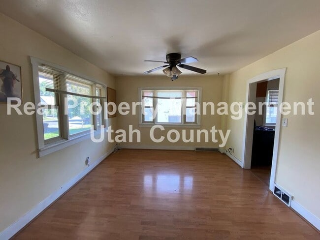 Building Photo - 341 N 400 W St