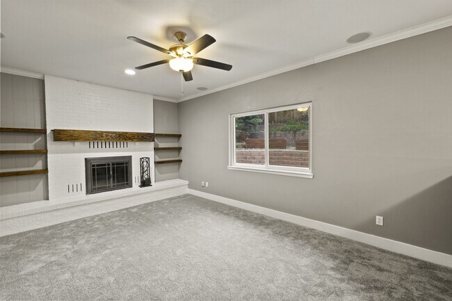 Building Photo - 5647 Old Farm Cir E