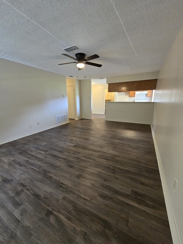 Building Photo - 6841 Brown St