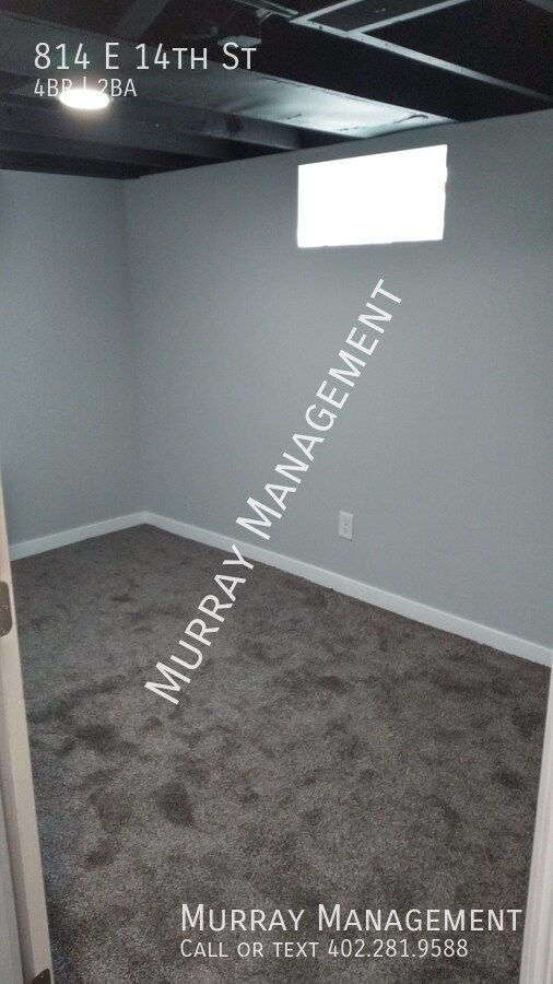 Building Photo - 814 E 14th St