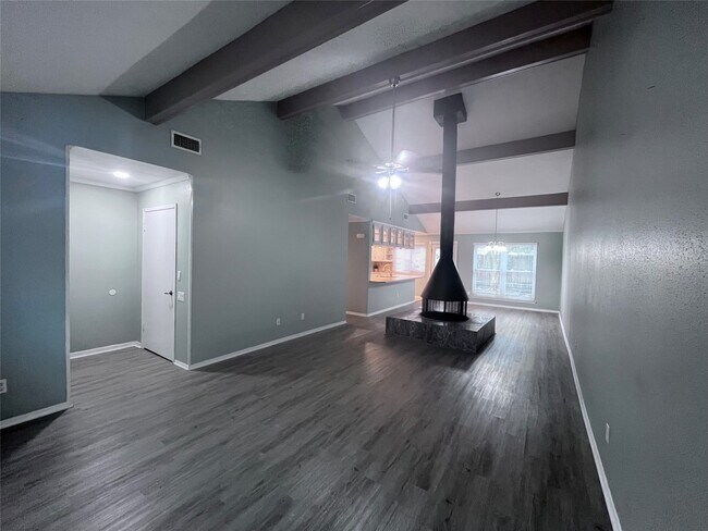 Building Photo - 10909 Glenwolde Dr