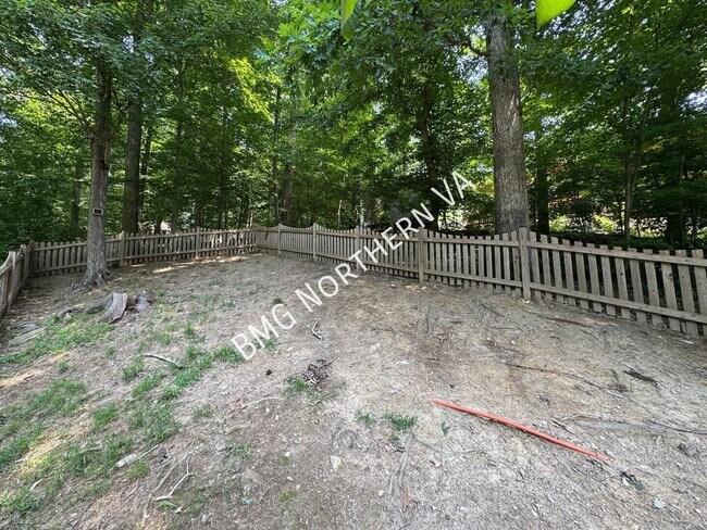 Building Photo - 8221 Barron St