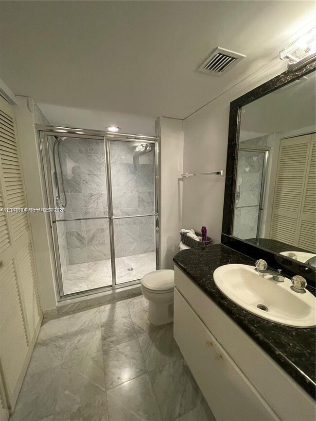 Building Photo - 16400 Collins Ave