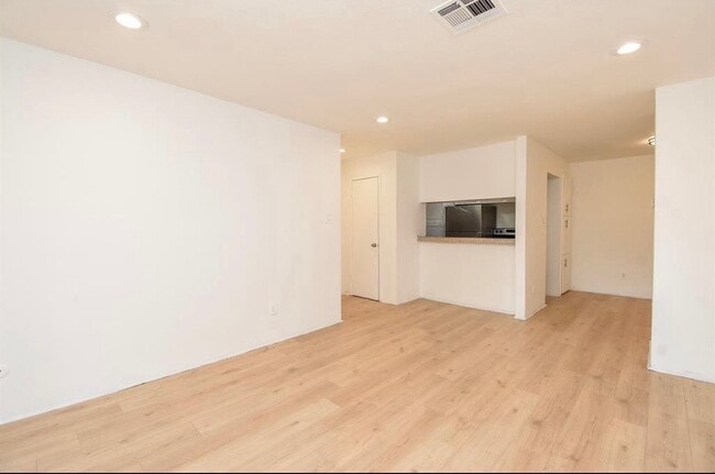 Primary Photo - 7200 Clarewood Dr