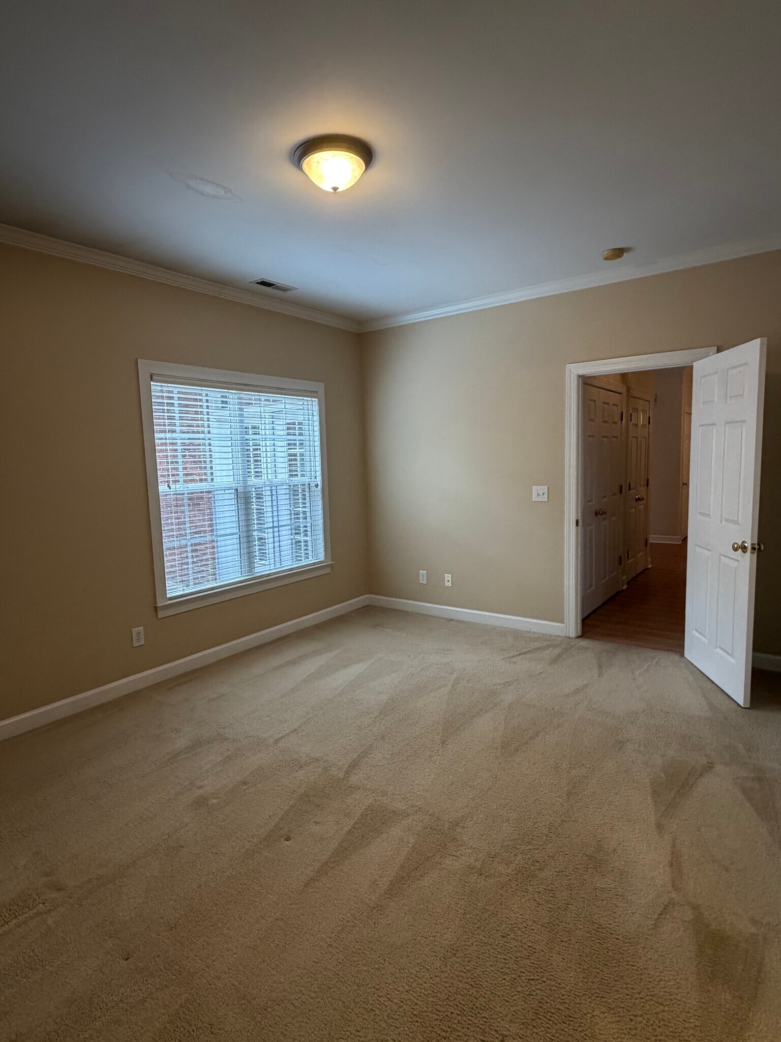 Building Photo - 175 Alpine Ct