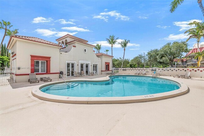 Building Photo - 6709 N Kendall Dr