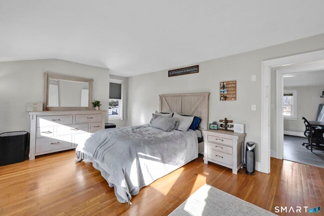 Building Photo - 829 Wells Rd