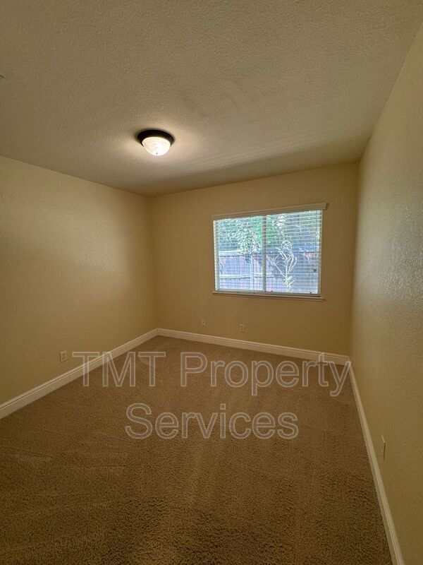 Building Photo - 2144 Gold Hollow Ct