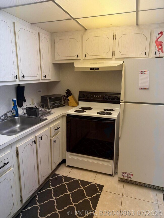 Building Photo - 469 Mansfield I