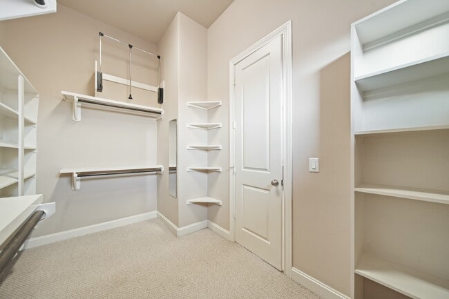 Building Photo - 1250 W 23rd St