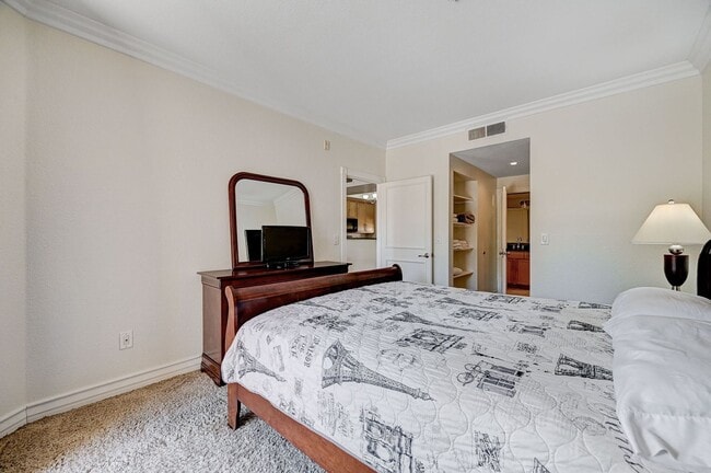 Building Photo - Luxurious Meridian Condo. Live 24/7 Guard ...