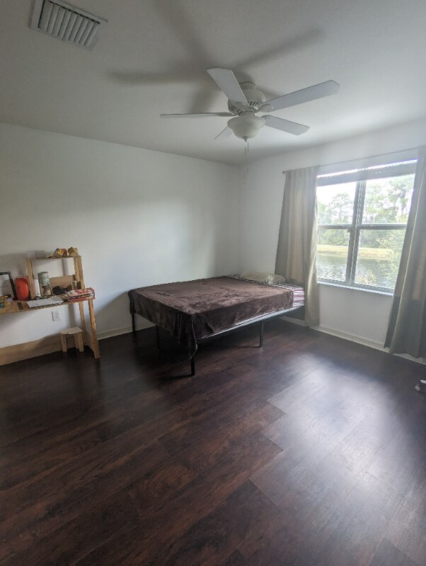 Building Photo - 6828 Holly Heath Dr