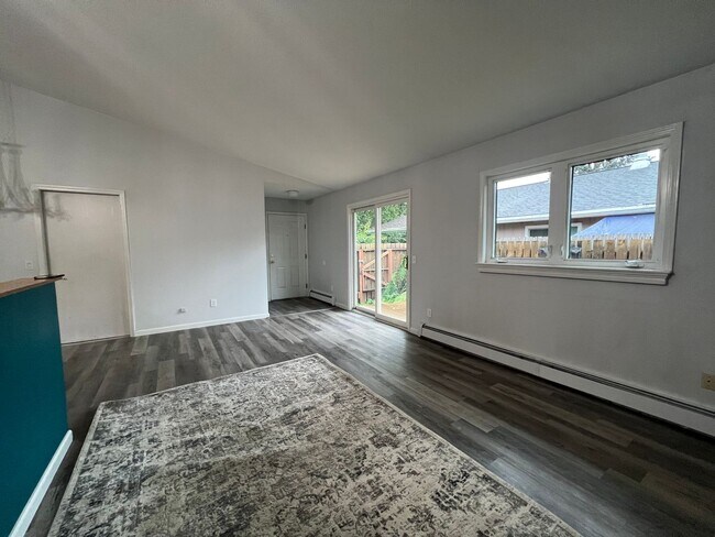 Building Photo - 3481 E 20th Ave