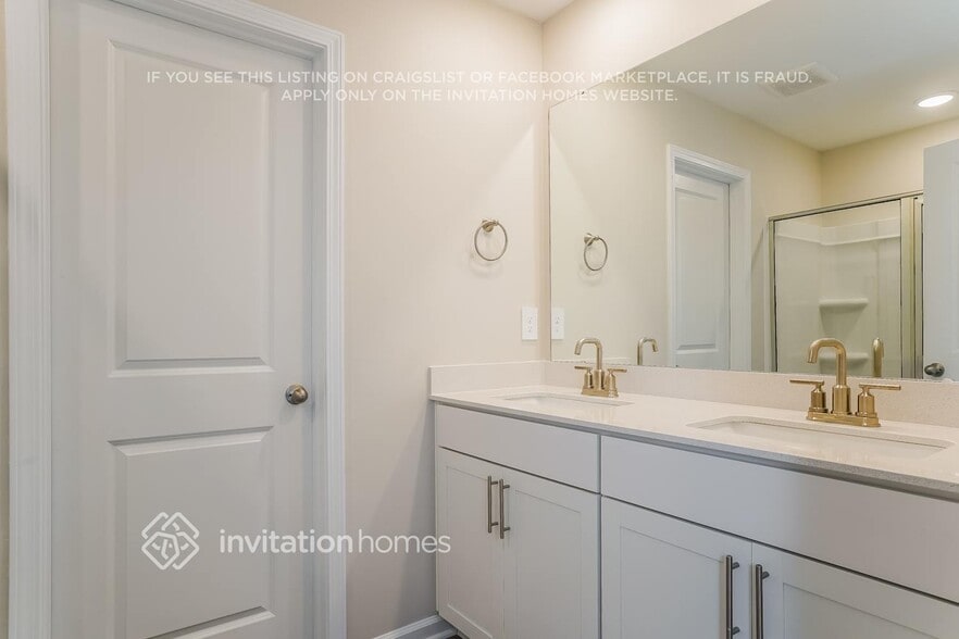 Building Photo - 1001 Greenville Wy