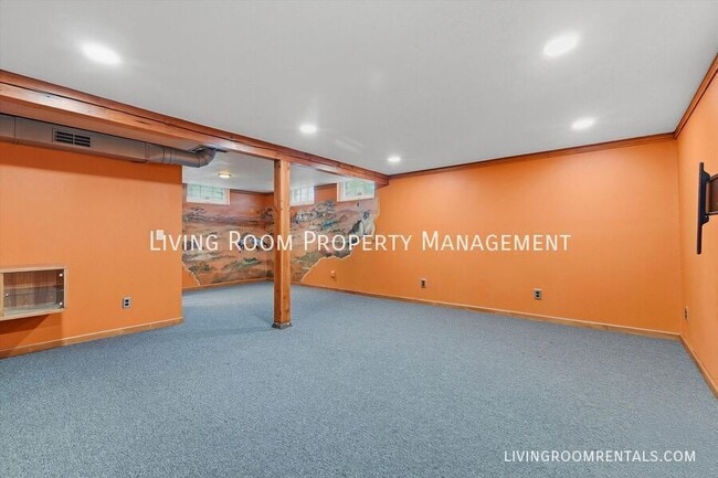 Building Photo - 6025 NE 14th Ave