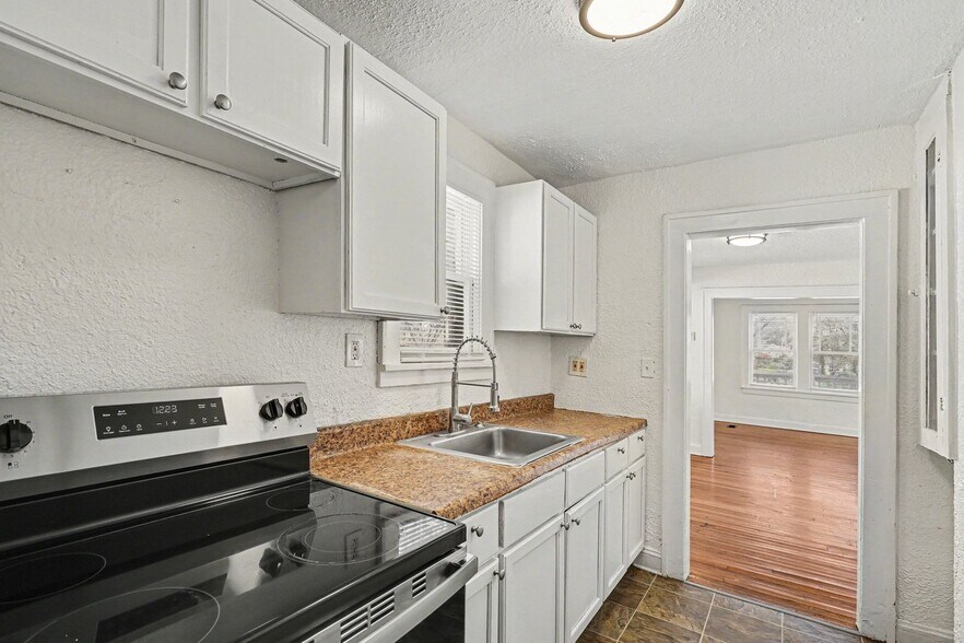 Building Photo - 3315 E 52nd St