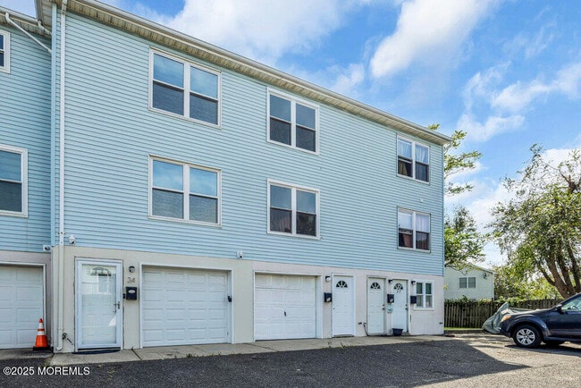 Primary Photo - 35 Beachway Ave