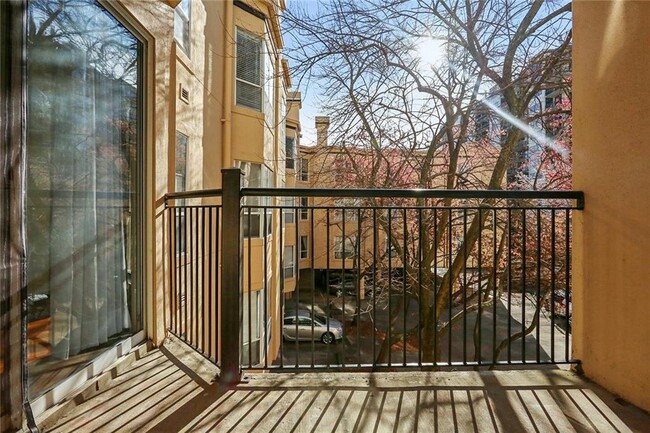 Building Photo - 209 14th St NE