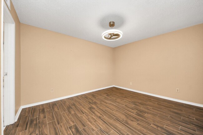 Building Photo - 2750 Holly Hall St