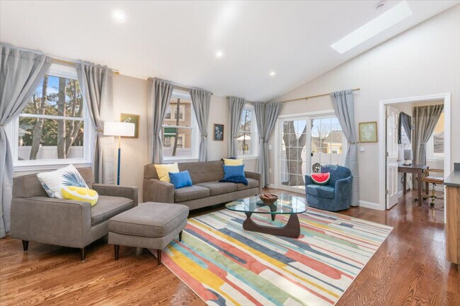 Building Photo - 17 Cedar Terrace