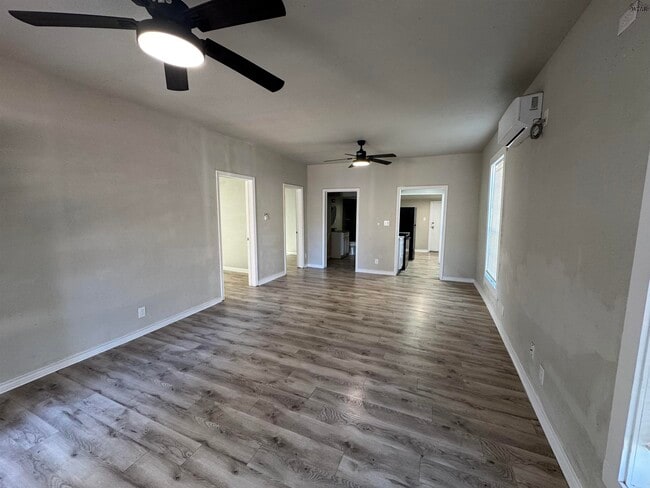 Building Photo - 1904 Grant St