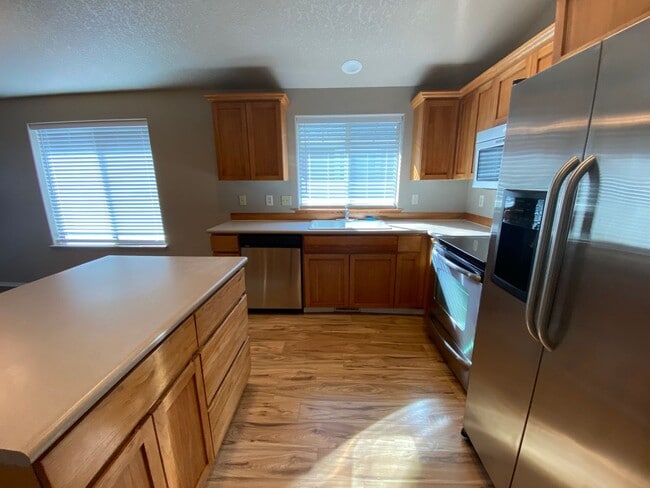 Building Photo - Great NE Bend Home