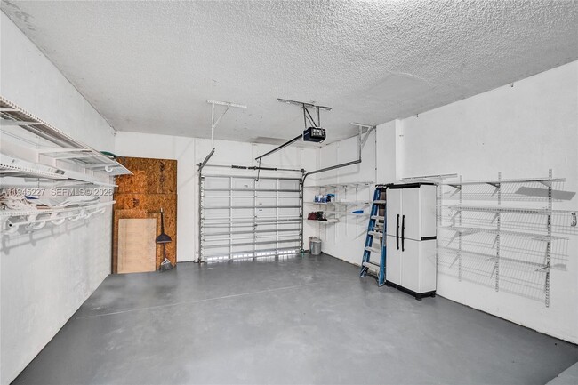 Building Photo - 1978 Madeira Dr