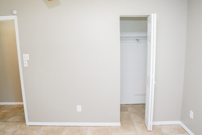 Building Photo - 1483 Elderton Dr