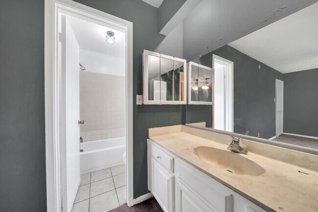 Building Photo - Beautiful 3 bed 2 bath in Sterling Green!
