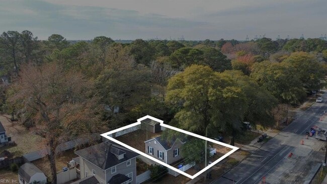 Building Photo - 1325 W Little Creek Rd