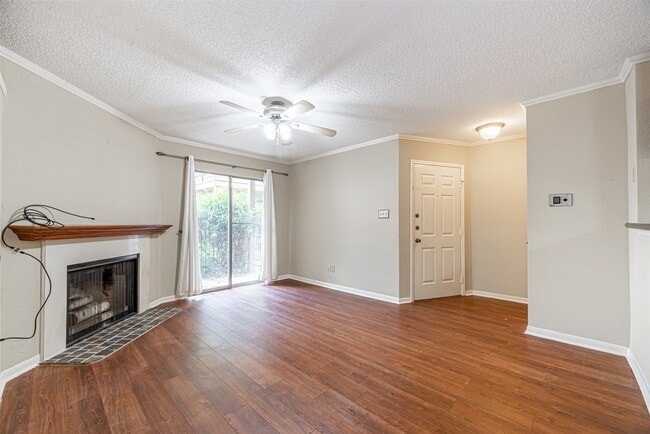 Building Photo - 2121 Hepburn St