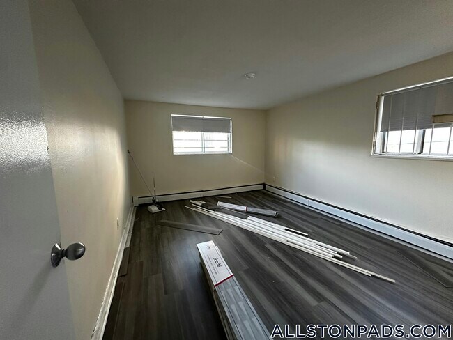 Building Photo - 90 Gardner St