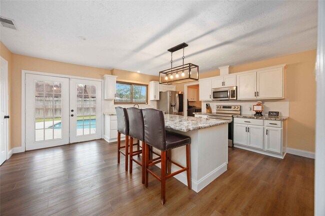 Building Photo - 7310 Hickory Ln