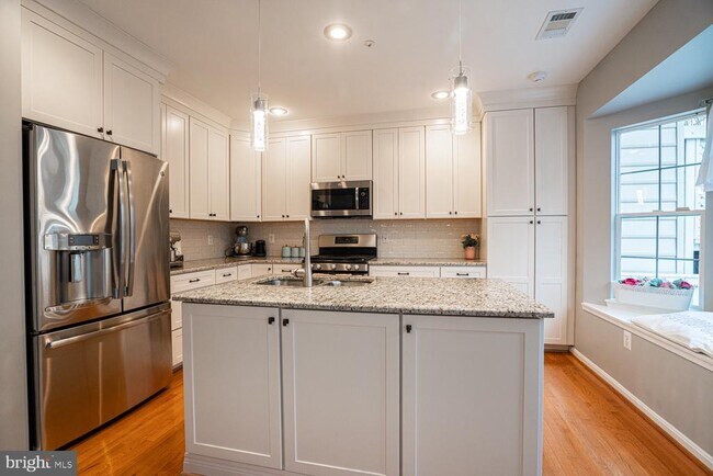 Building Photo - 4777 Thornbury Dr