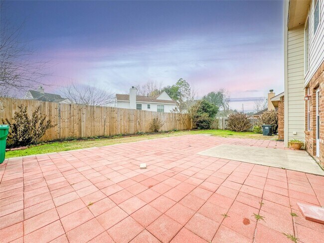Building Photo - 4806 Lakefront Terrace Ct