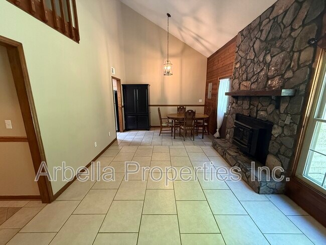 Building Photo - 1608 Herrin Dr