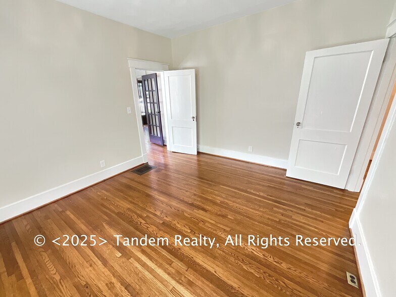 Building Photo - 2112 Westwood Ave