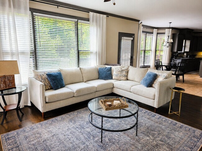 Building Photo - 10 Bridlewood Ct